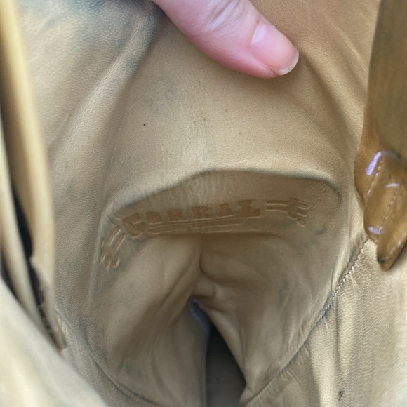 Women’s Corral Boots with Embroidered Flower Detail - Picture 6 of 8